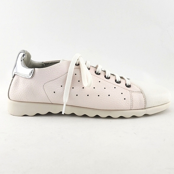 Studio Flexx Alternate  White Dusty Pink Leather Sneakers Chrome Detail Size 7 - Picture 2 of 15